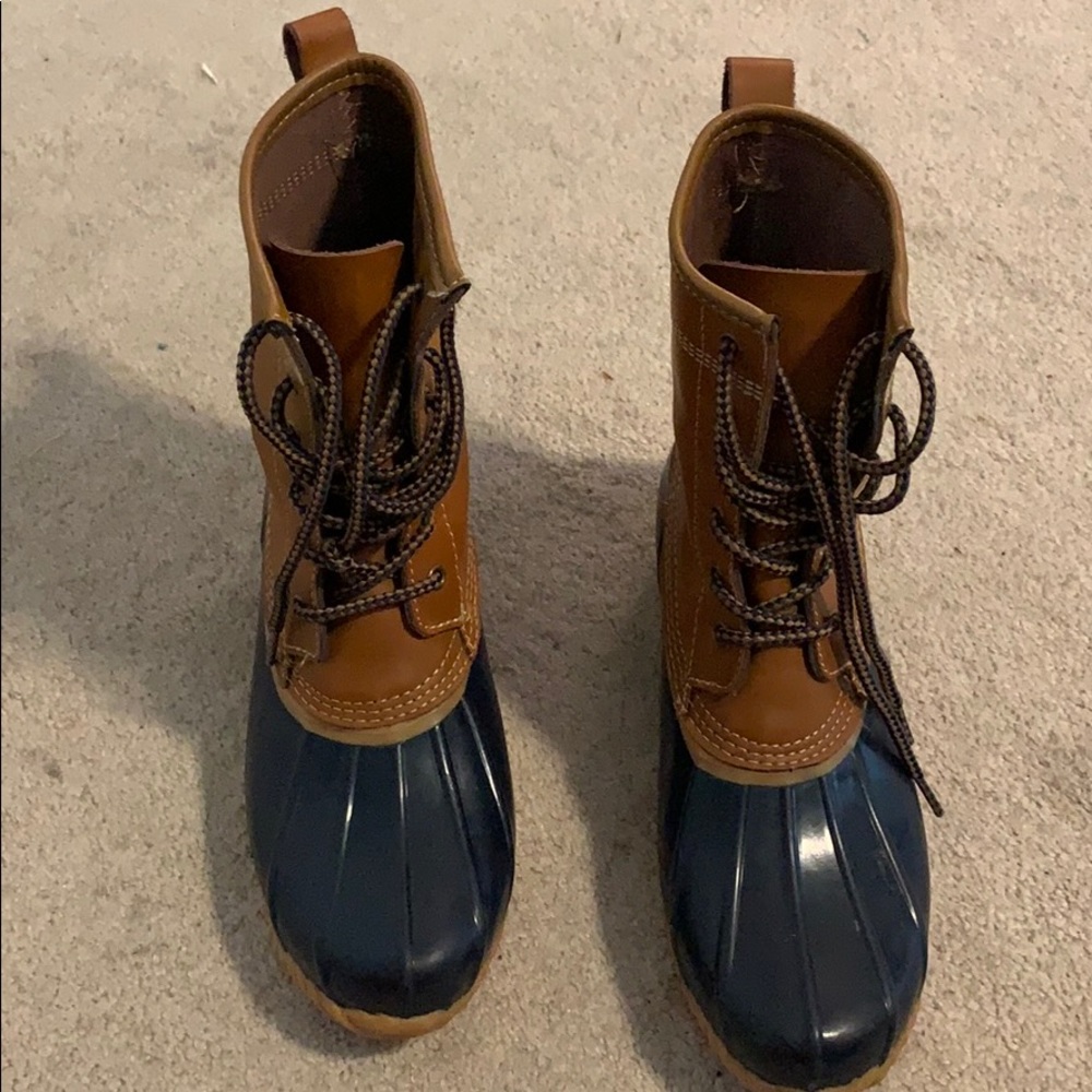 Lands end duck boots. worn once or twice. Sz 7